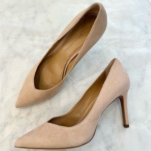 Authentic Banana Republic ARDEN SUEDE PUMP size 6 light pink